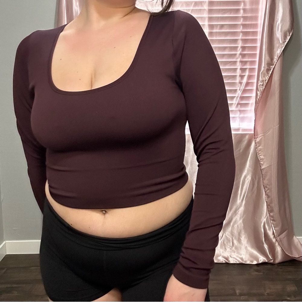 Athleta Burgandy Long Sleeve Scoop Neck Top